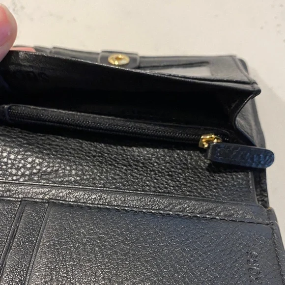 Michael Kors Black Leather Wallet with Gold Plate - Picture 6 of 7